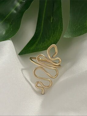 Gold Spiral Open Ring - Elegant Women's Jewelry